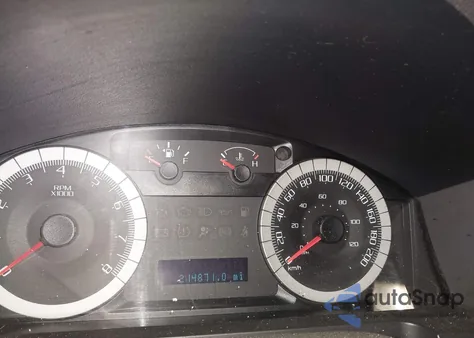 2008 Ford Escape Xlt z USA, uszkodzony, nr VIN 1FMCU93198KE17879